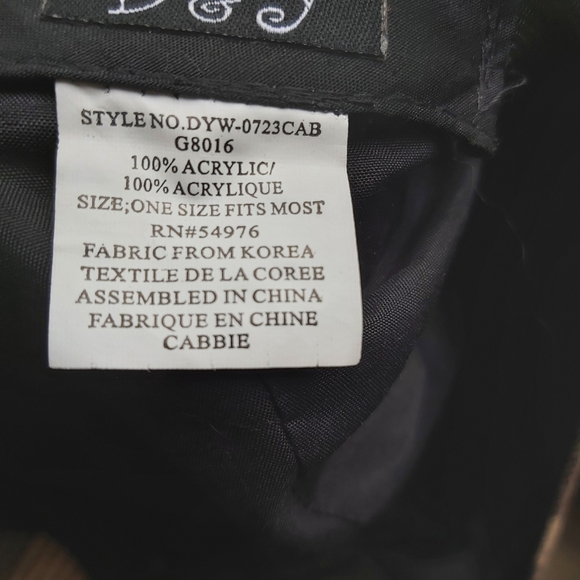 Plaid page boy hat. - Picture 4 of 5